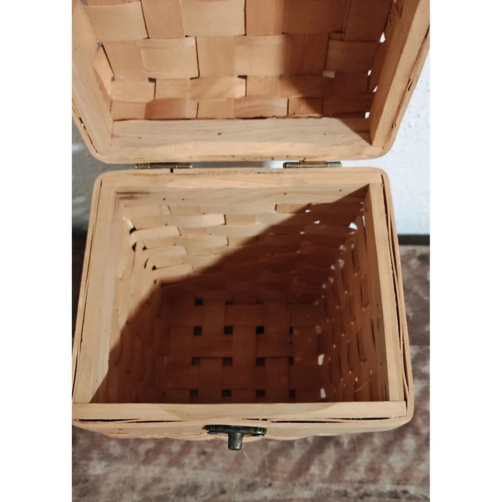 Tasket Renaissance Lidded Canister Sugar Fir Wood Basket Insert 8.5